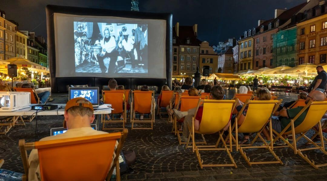 kino letnie warszawa sierpień