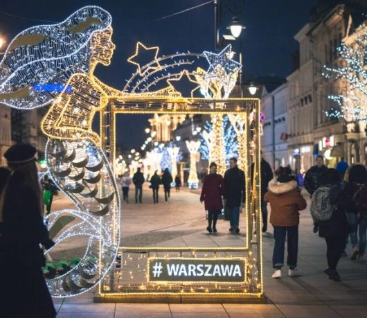 dekoracje świetlne wzdłuż Krakowskiego Przedmieścia