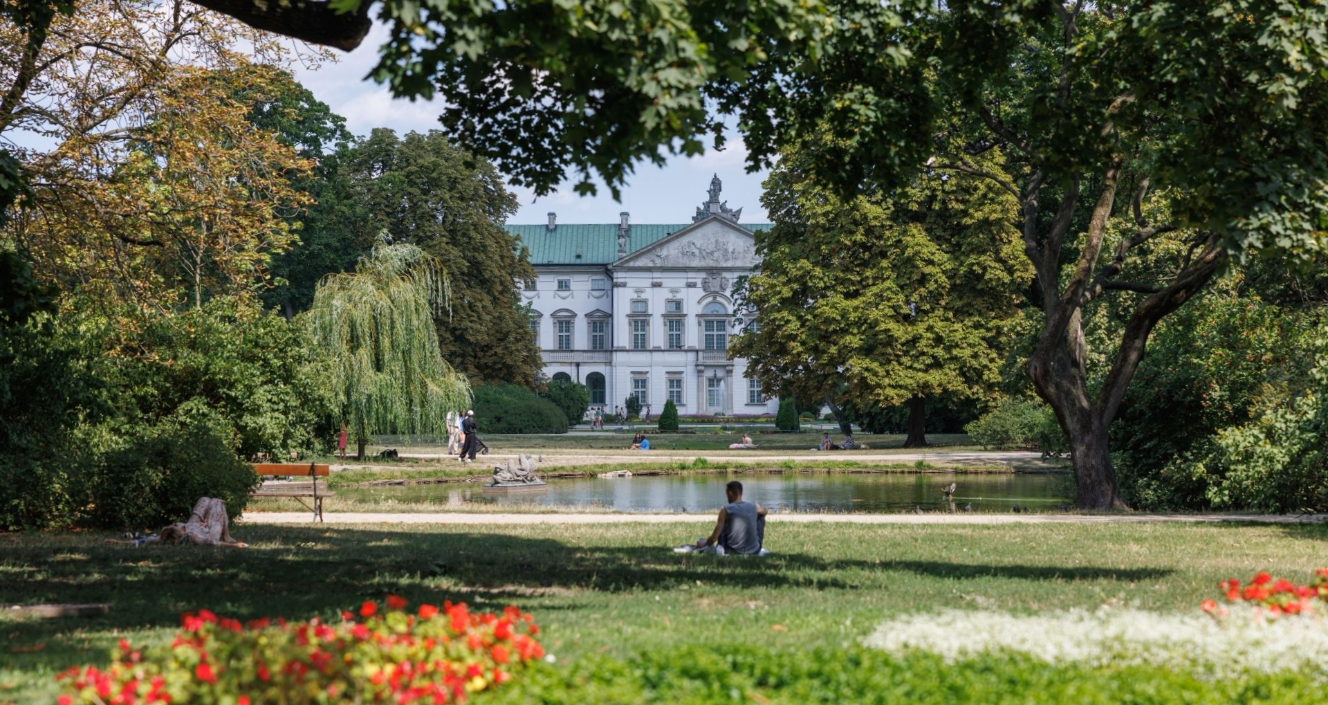 Zabytkowy pałac w nowej odsłonie – dawny Pałac Krasińskich w Warszawie odzyskał swój blask i jest dostępny dla publiczności!